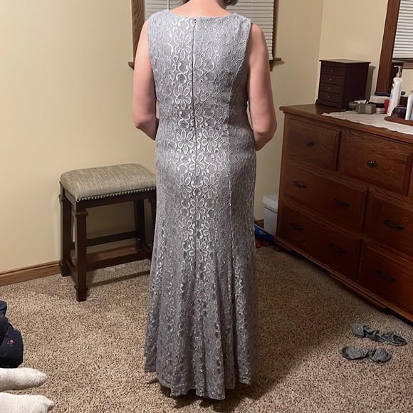 R&M Richards Formal Gown Sz 10 - Picture 5 of 6